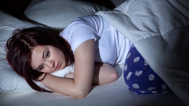 5 عادت نادرست پیش از خواب که باید به آن‌ها توجه کنید