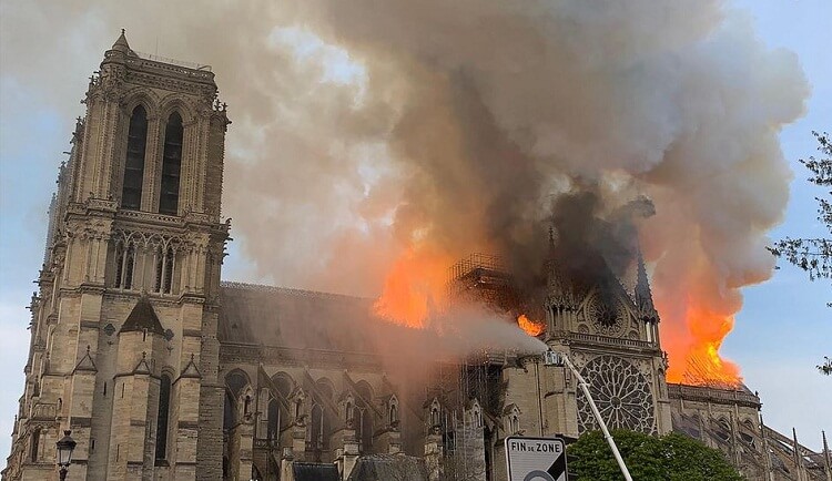 آتش سوزی کلیسا