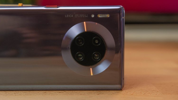 جدید هوآوی استفاده از نمایشگر لمسی در کنار ماژول دوربین‌ها را نشان می‌دهد 2