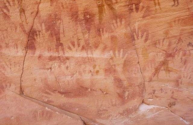 now nWC7PF1Y wadisuraii caveart hands honore 5JPG 640 413