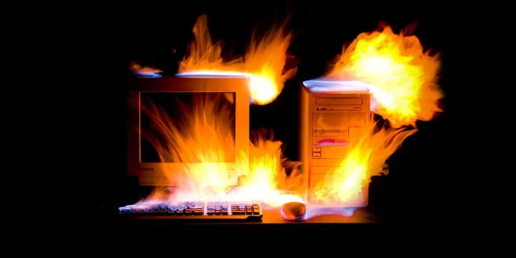 علت داغ شدن کامپیوتر چیست و چه راه‌ حلی دارد؟
