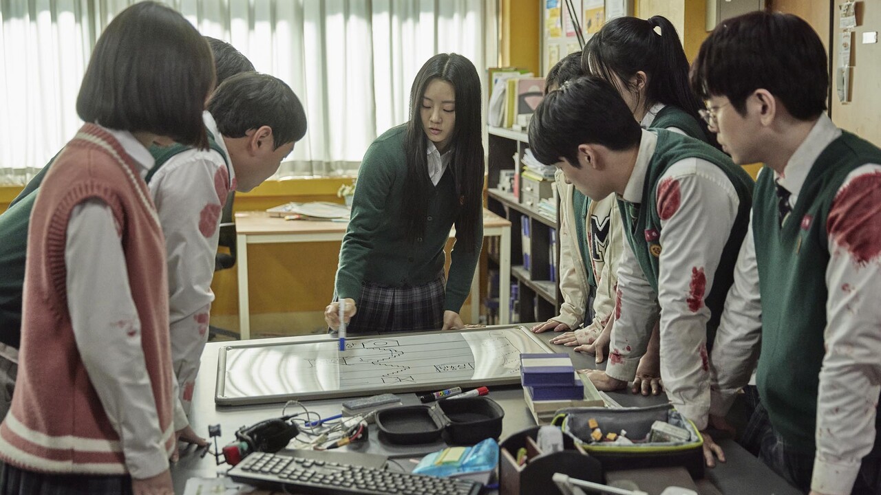 نقد و بررسی سریال ما همه مرده ایم 2022 All of Us Are Dead: شیوع ویروس زامبی در یک دبیرستان و آغاز آخرزمان به سبک کره جنوبی!