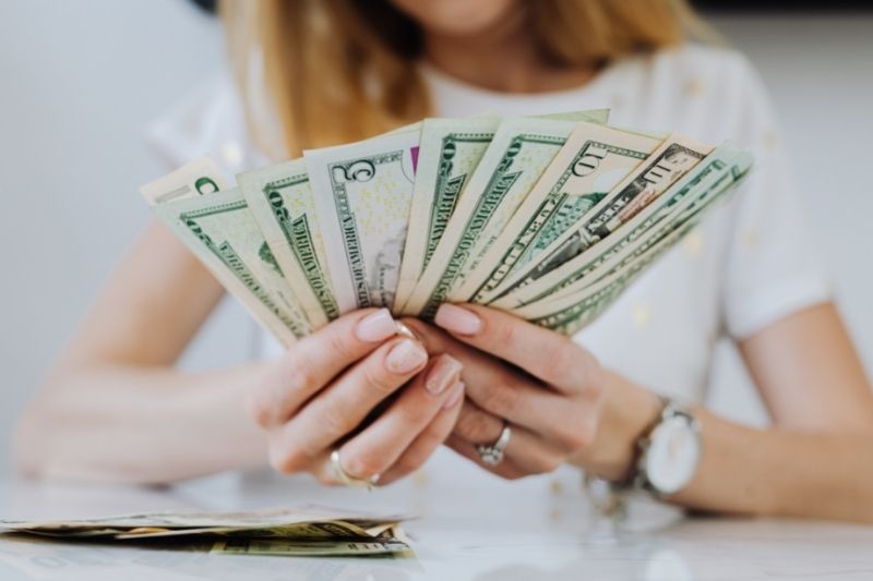 10 روش برای ذخیره کردن پول: میخواهید پول های خود را پس انداز کنید اما نمیشود؟!