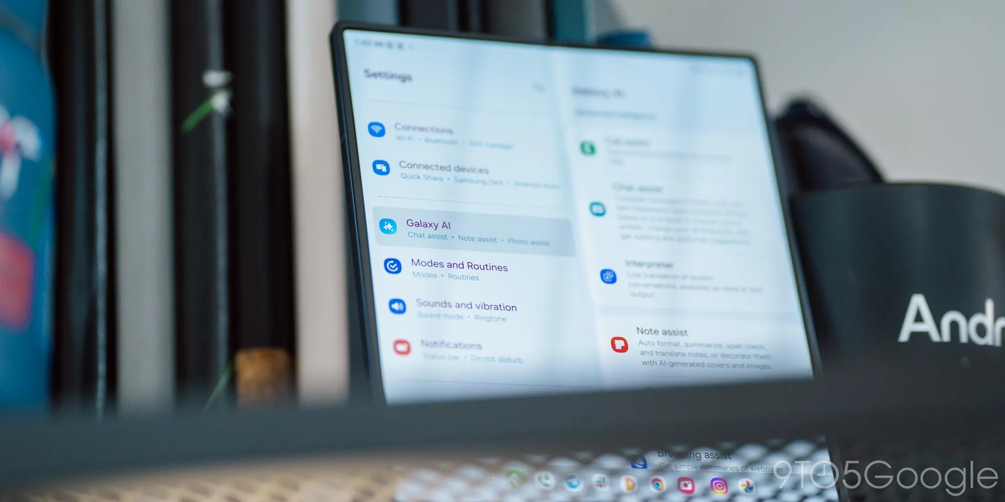 بررسی نمایشگر تاشوی گوشی Galaxy Z Fold 6 4