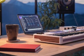نقد و بررسی میدی کنترلر Arturia KeyLab Essential Mk3