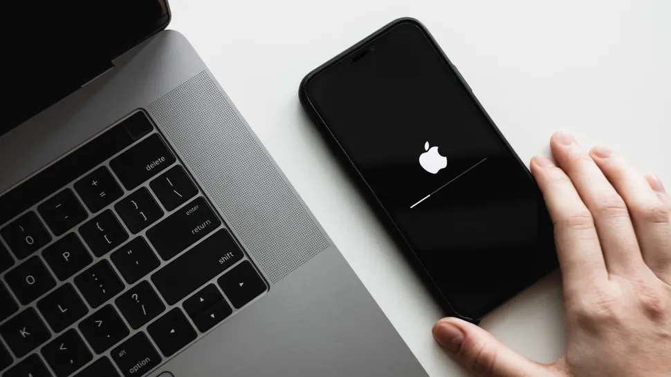 همین حالا آیفون خود را به iOS 18.6 آپدیت کنید
