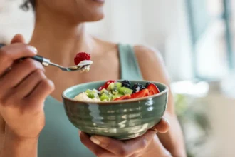 کنار گذاشتن رژیم های زودگذرکاهش مصرف غذاهای فراوری شده کلید واقعی سلامتی است